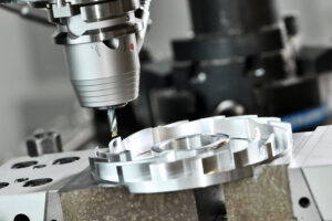 What’s the Difference Between CNC Turning and Milling?